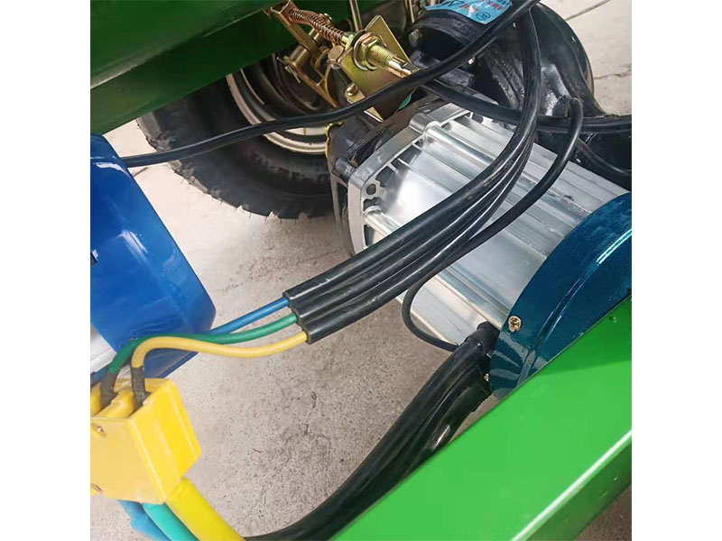 電動(dòng)喂料車